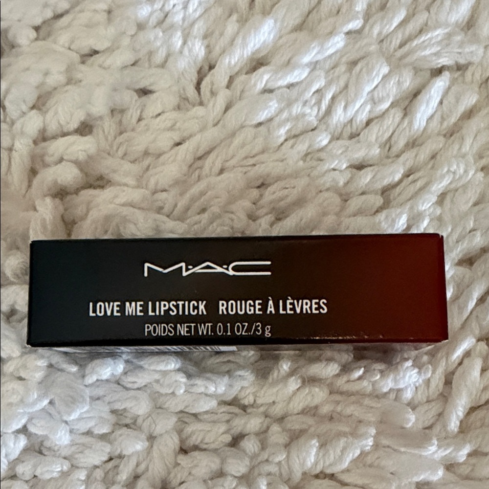 MAC Love Me Lipstick 423 E for Effortless